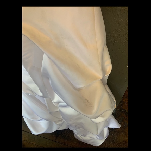 David’s Bridal Wedding Dress (2011) - Picture 5 of 7